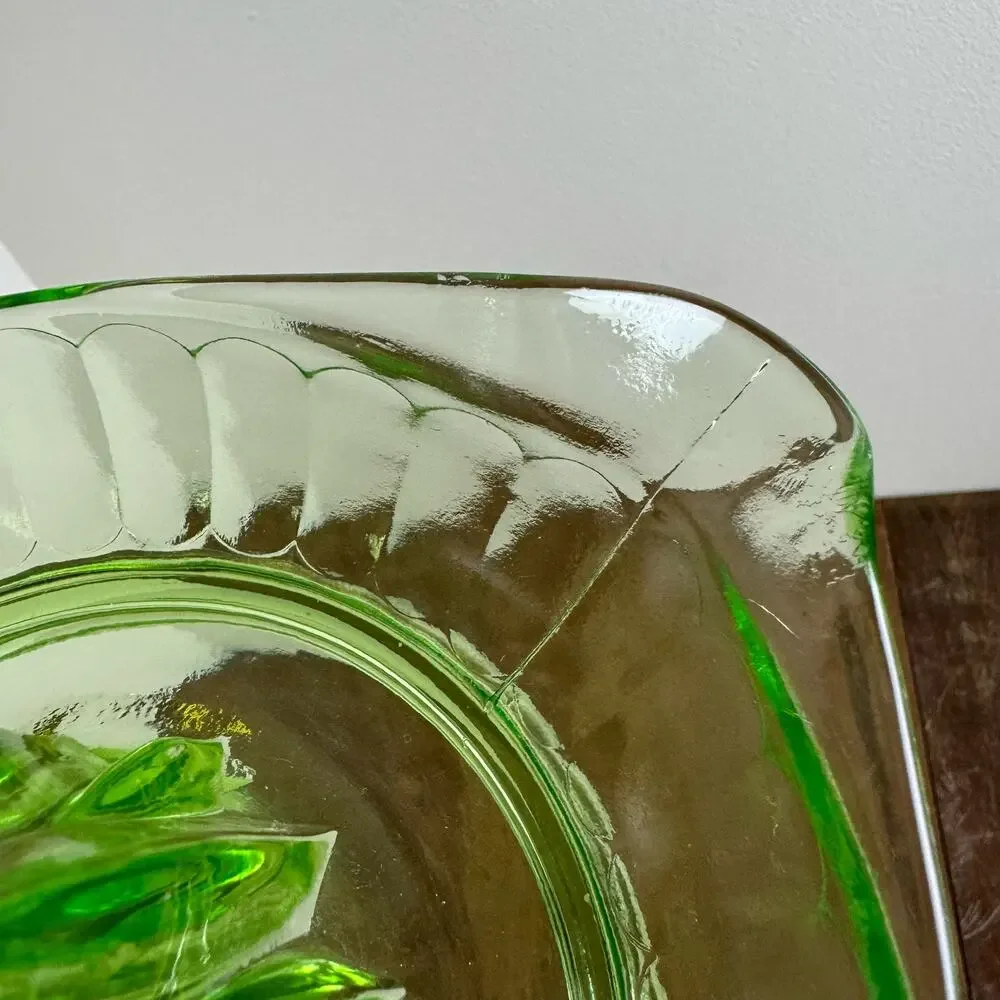 Depression Era Green Vaseline Uranium Fruit‎ Juicer Reamer